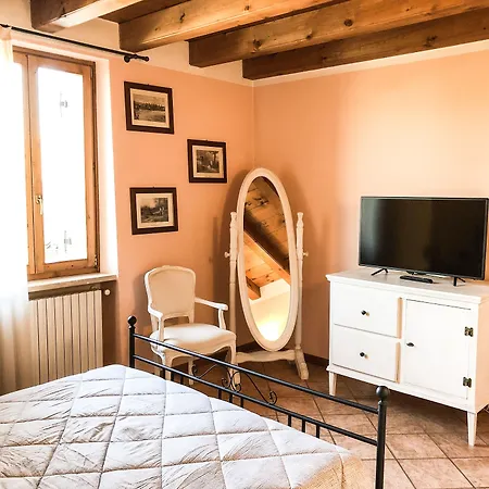 Le Finestre Su Borghetto Гостевой дом 4*