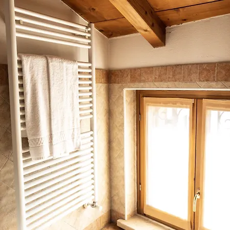 Le Finestre Su Borghetto 4* Валеджо-суль-Минчо