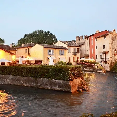Le Finestre Su Borghetto Гостевой дом Валеджо-суль-Минчо