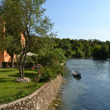 Гостевой дом Le Finestre Su Borghetto Валеджо-суль-Минчо