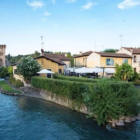 Le Finestre Su Borghetto 4* Валеджо-суль-Минчо