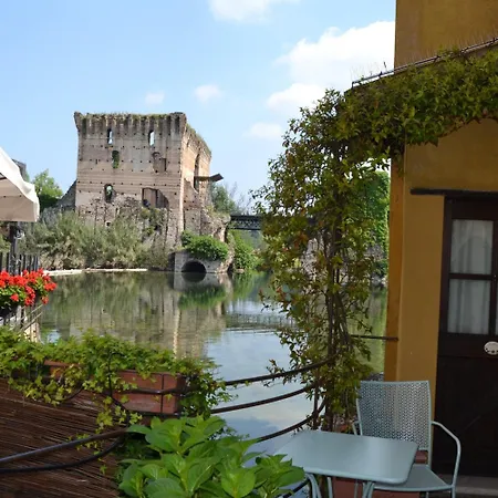 Le Finestre Su Borghetto Валеджо-суль-Минчо