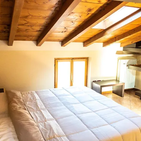 Le Finestre Su Borghetto 4* Валеджо-суль-Минчо