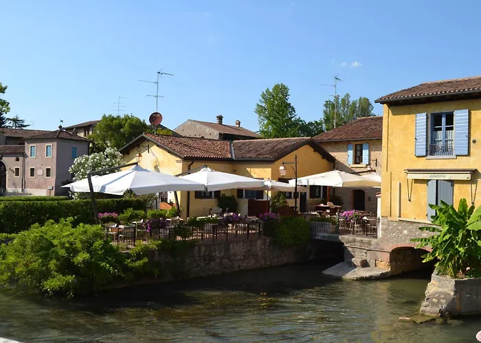 Pensjonat Le Finestre Su Borghetto 4*