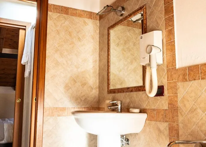 Pensjonat Le Finestre Su Borghetto 4*