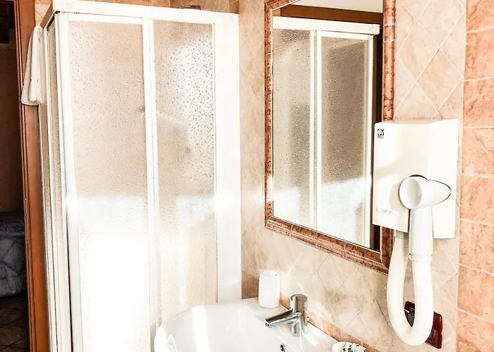 Le Finestre Su Borghetto 4*